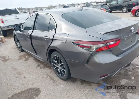 2022 Toyota Camry Se z USA, uszkodzony, nr VIN 4T1G11AK8NU627929